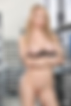 CherryPimps.com_05.10.20.Alix.Lynx.&.Kiara.Edwards.Getting.Caught.By.The.Boss.And.Being.Rewarded.More.Solo.XXX.iMAGESET-IMNoob/cherrypimps_alixlynx_kiaraedwards_55.jpg