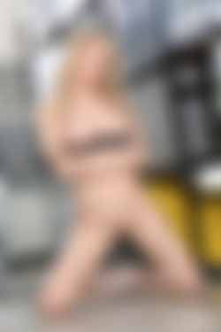 CherryPimps.com_05.10.20.Alix.Lynx.&.Kiara.Edwards.Getting.Caught.By.The.Boss.And.Being.Rewarded.More.Solo.XXX.iMAGESET-IMNoob/cherrypimps_alixlynx_kiaraedwards_64.jpg